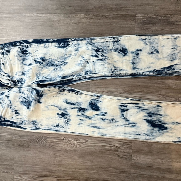 Jeans - Picture 2 of 5